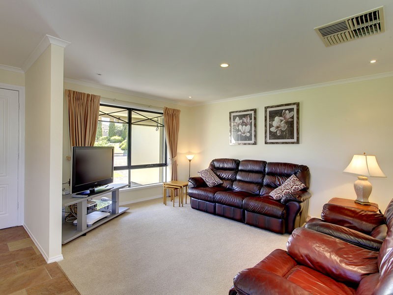 6 Genders Grove, Mclaren Vale SA 5171