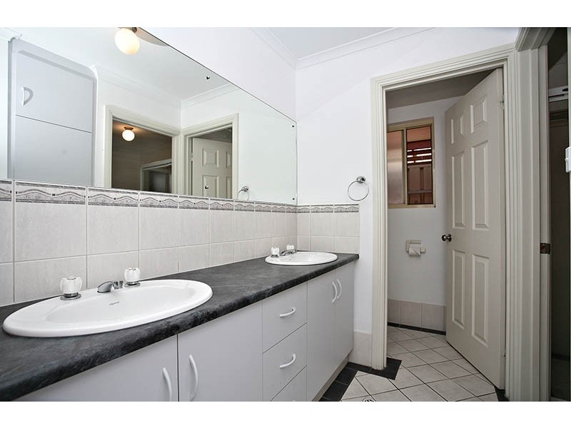 17 Hawksnest Avenue, Seaford Rise SA 5169
