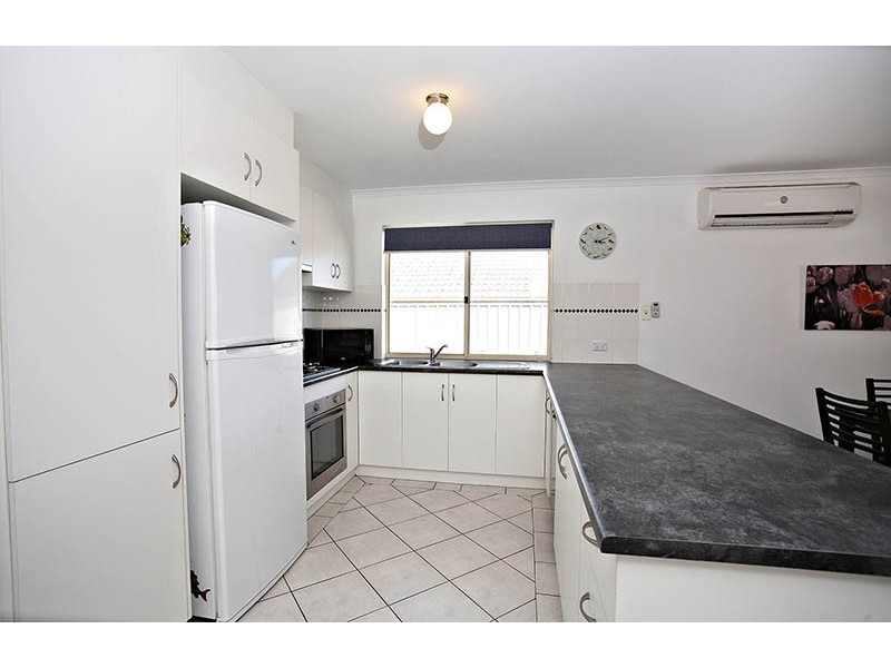 17 Hawksnest Avenue, Seaford Rise SA 5169