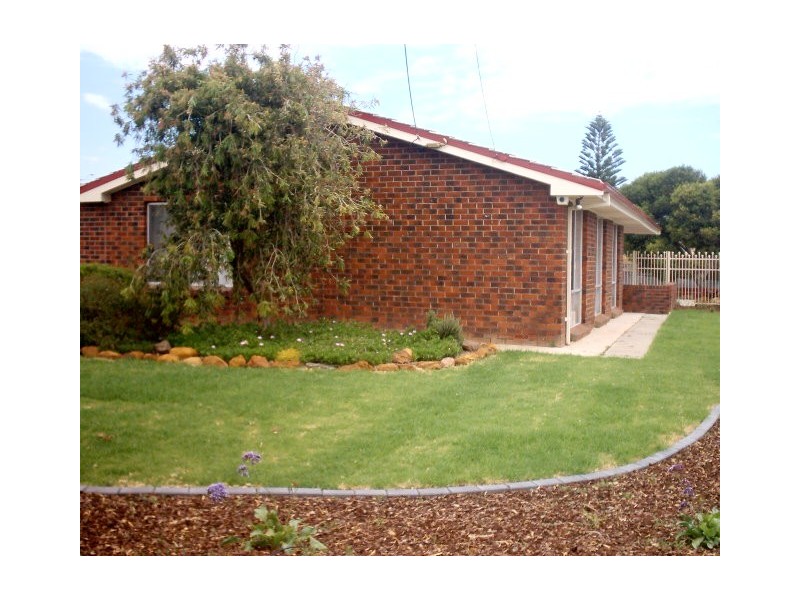 32 Bathurst Avenue, Moana SA 5169