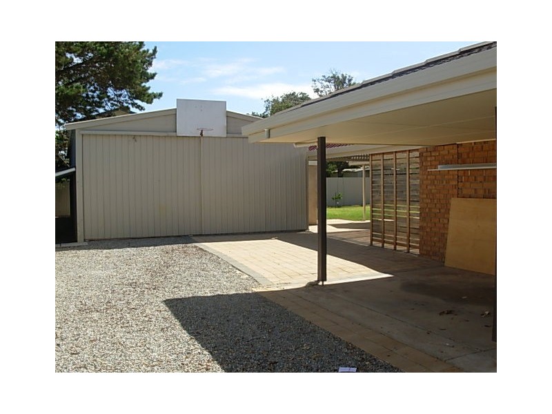 11 Skoda Street, Port Willunga SA 5173