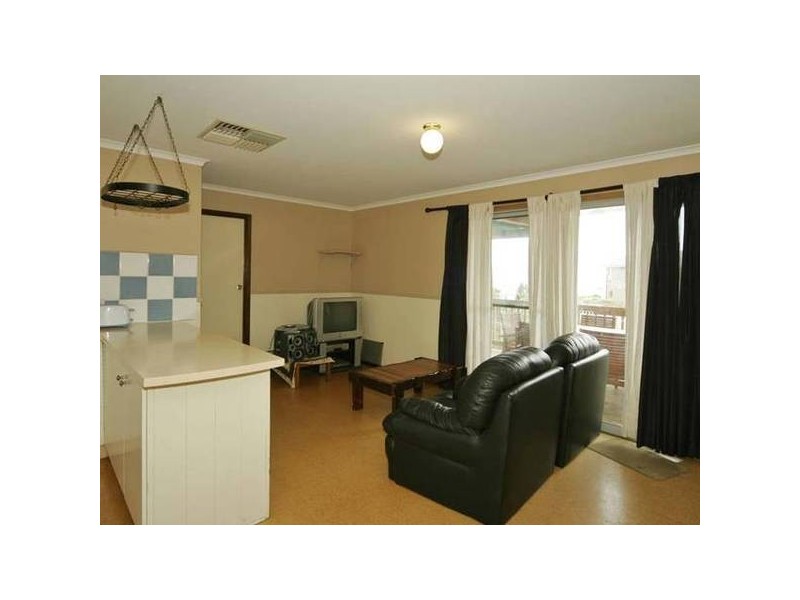 17 De-Caux Avenue, Port Willunga SA 5173