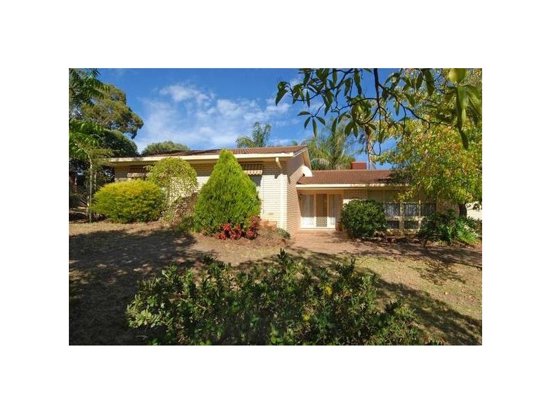 28 Lyn Street, Aberfoyle Park SA 5159