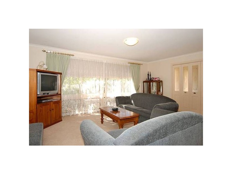 28 Lyn Street, Aberfoyle Park SA 5159