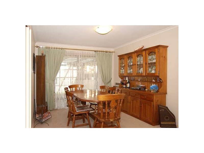 28 Lyn Street, Aberfoyle Park SA 5159