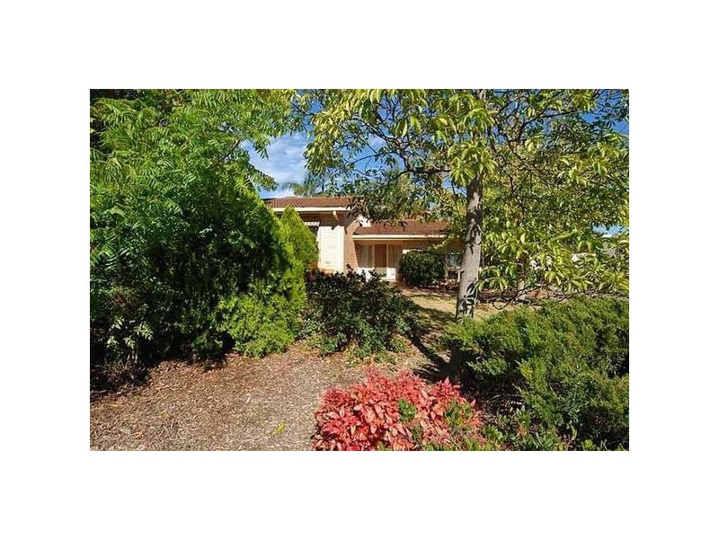 28 Lyn Street, Aberfoyle Park SA 5159
