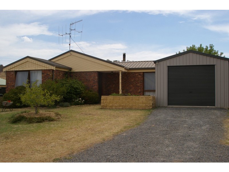 16 Roberson Street, Berridale NSW 2628