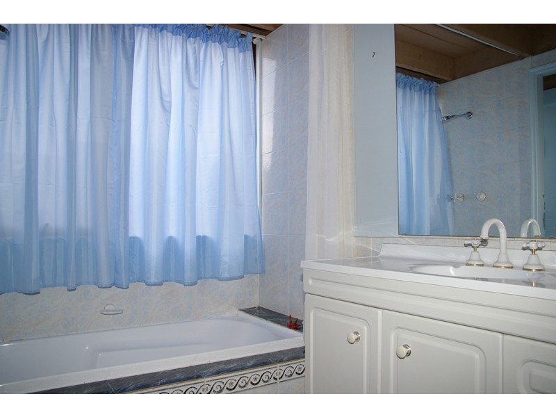 16 Roberson Street, Berridale NSW 2628