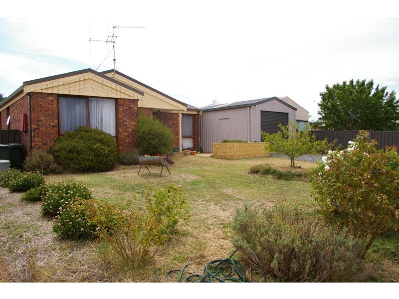 16 Roberson Street, Berridale NSW 2628