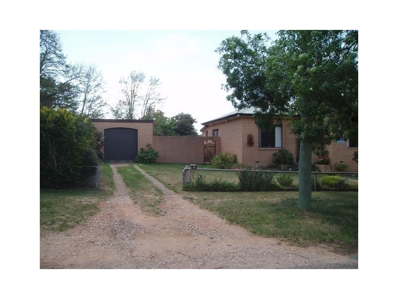 7 York Street, Adaminaby NSW 2629
