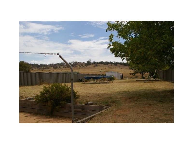 16 Roberson Street, Berridale NSW 2628