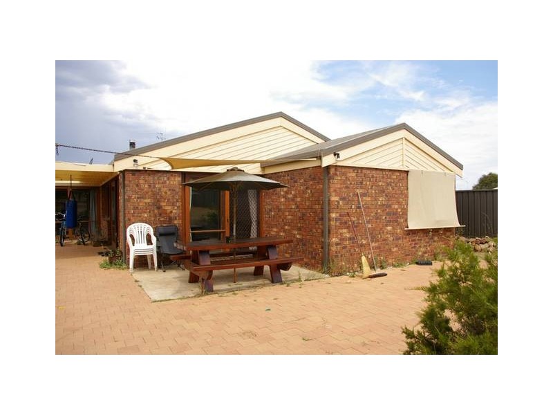 16 Roberson Street, Berridale NSW 2628