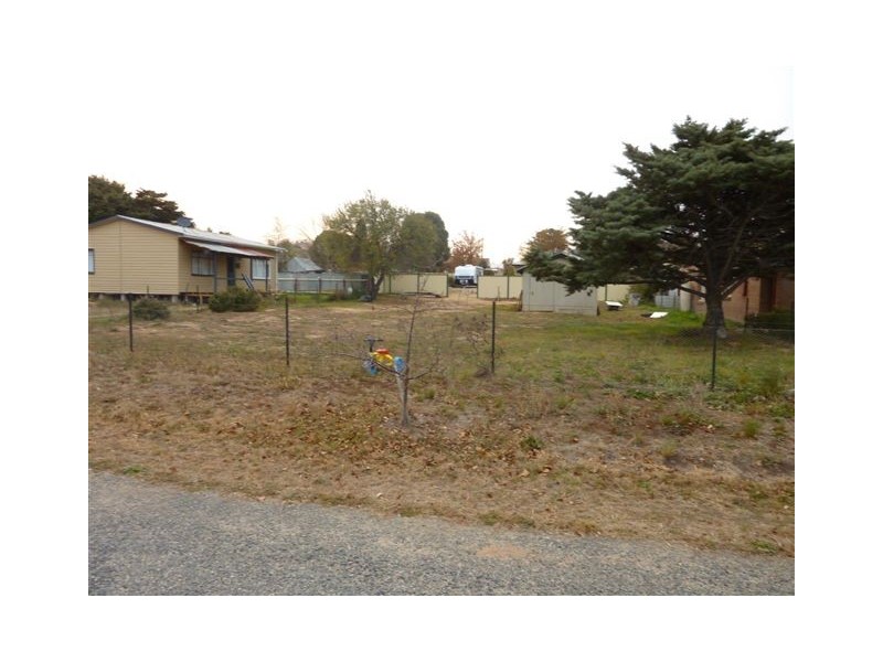 32 Wattle Street, Berridale NSW 2628