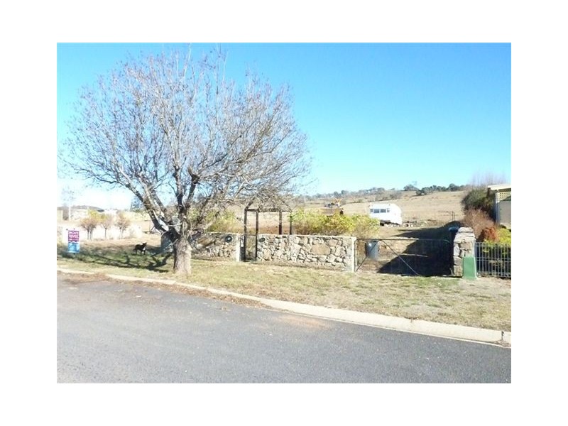 28 Roberson Street, Berridale NSW 2628