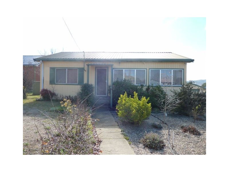 7 Pryce Street, Berridale NSW 2628