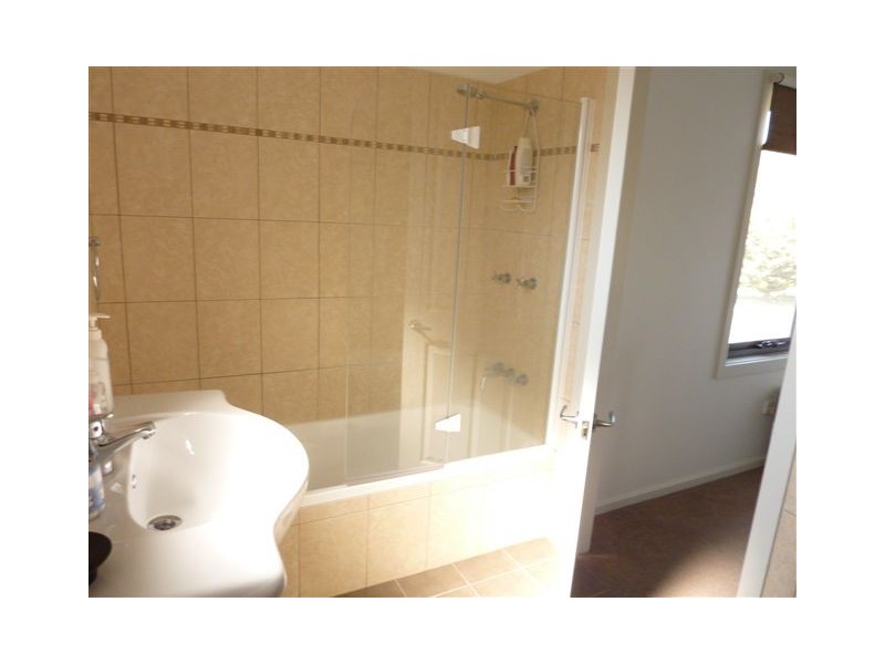 2/4 Gungarlin Street, Berridale NSW 2628