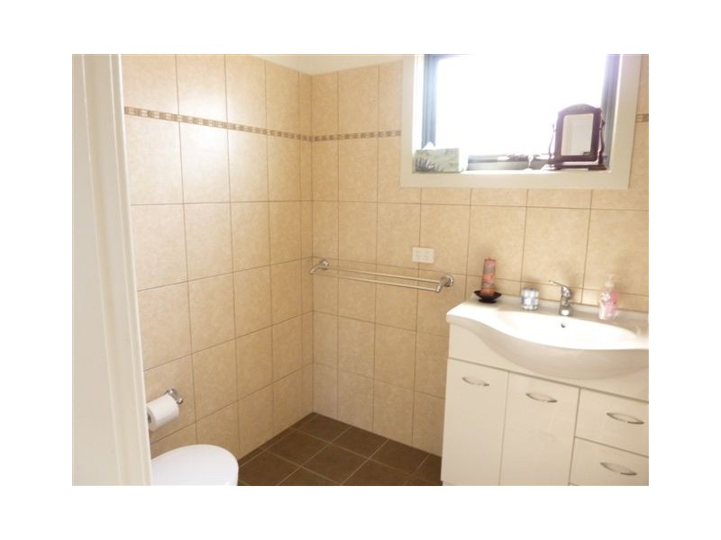 2/4 Gungarlin Street, Berridale NSW 2628