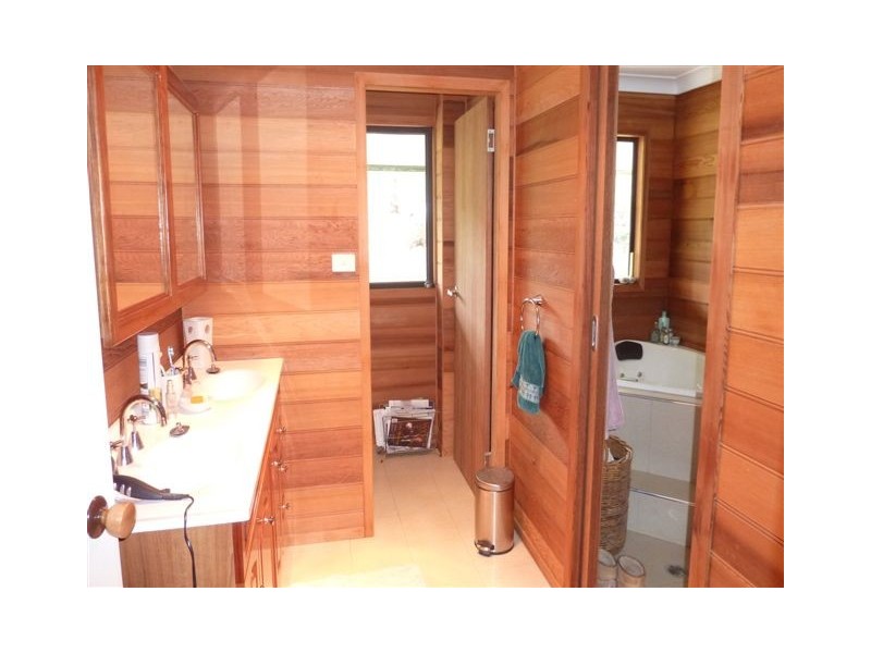 96 – 98 Stuartfield Road, Adaminaby NSW 2629