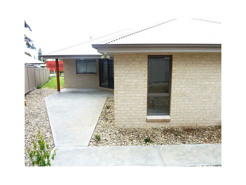 2a Gungarlin Street, Berridale NSW 2628
