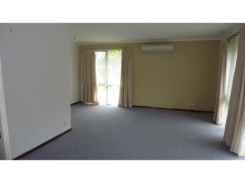 16 Kiparra Drive, Berridale NSW 2628