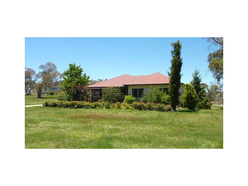 36 Eucumbene Road, Hill Top NSW 2627