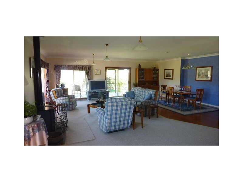 36 Eucumbene Road, Hill Top NSW 2627