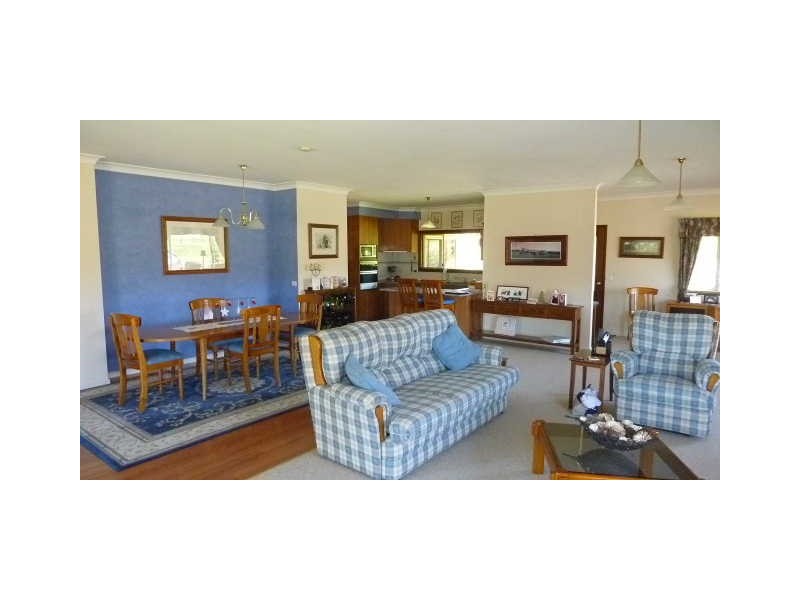 36 Eucumbene Road, Hill Top NSW 2627