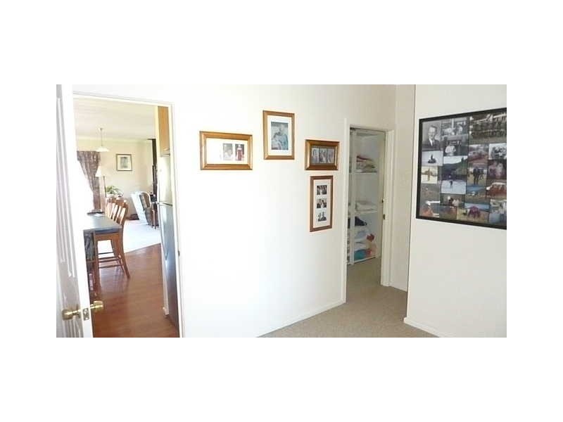 36 Eucumbene Road, Hill Top NSW 2627