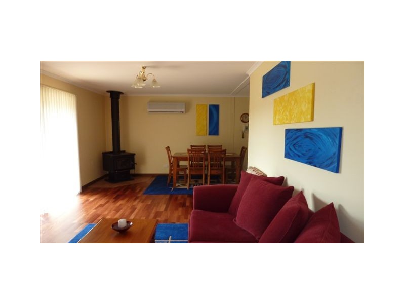 6 Campbell Street, Dalgety NSW 2628