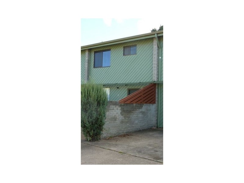 2/5 Gungarlin Street, Berridale NSW 2628