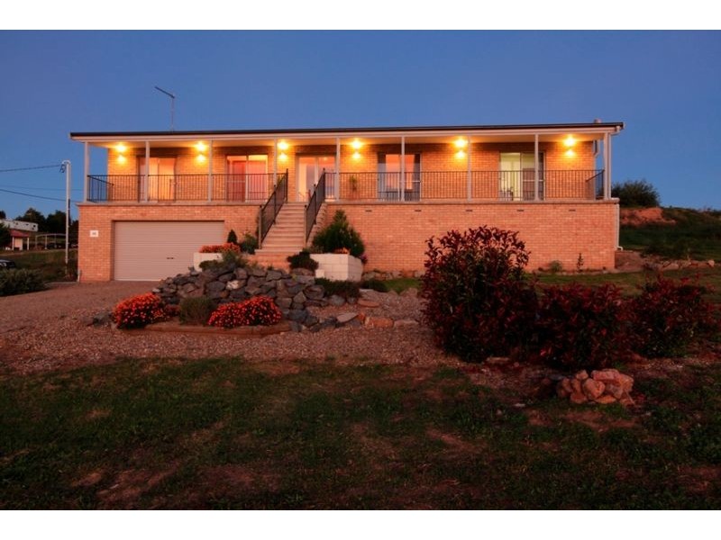 10 Campbell Street, Dalgety NSW 2628