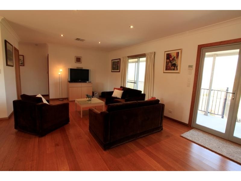 10 Campbell Street, Dalgety NSW 2628