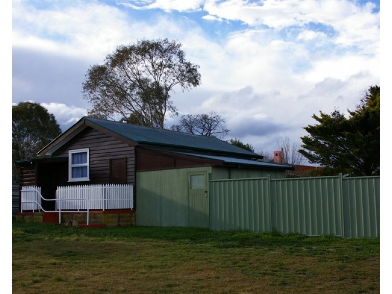 4 Roberson Street, Berridale NSW 2628