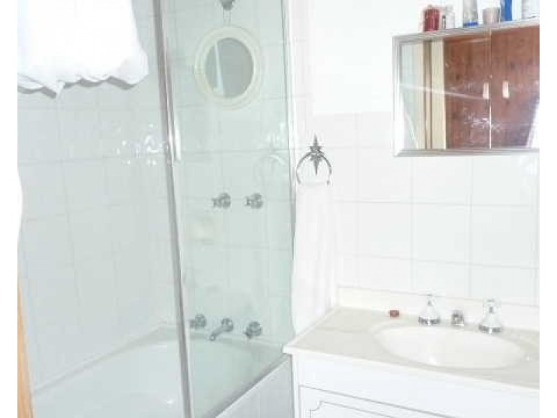 4 Roberson Street, Berridale NSW 2628