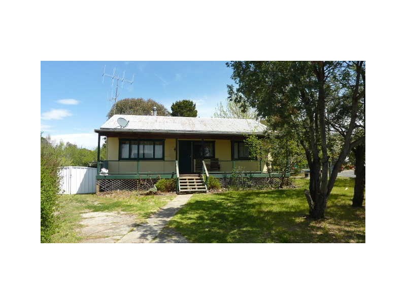 8 Pryce Street, Berridale NSW 2628