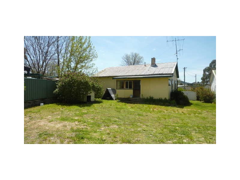 8 Pryce Street, Berridale NSW 2628