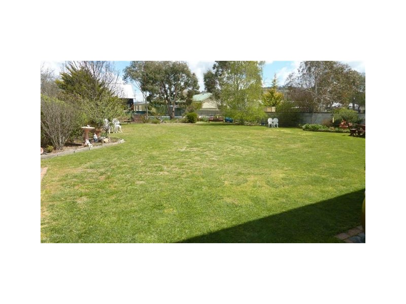 14 Oliver Street, Berridale NSW 2628