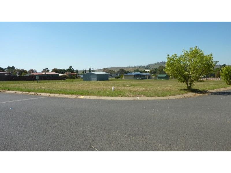 13 Roberson Street, Berridale NSW 2628