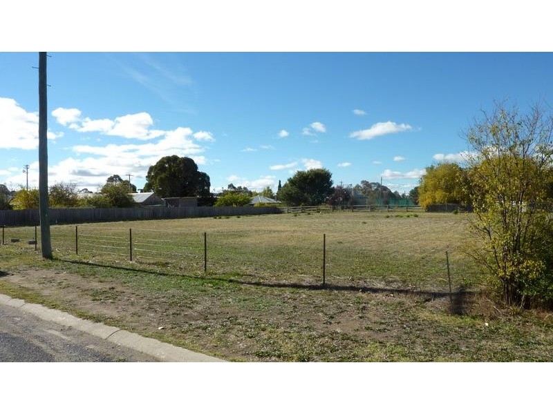 13 Bolton Street, Berridale NSW 2628