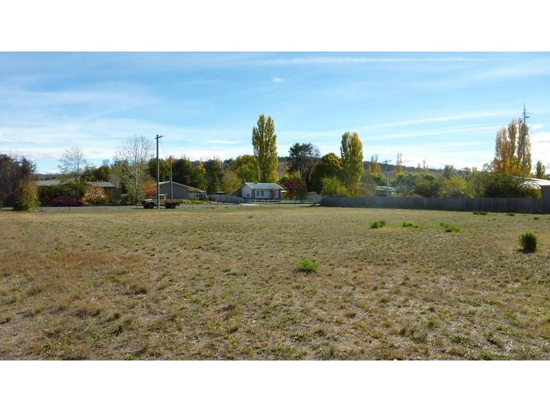 13 Bolton Street, Berridale NSW 2628