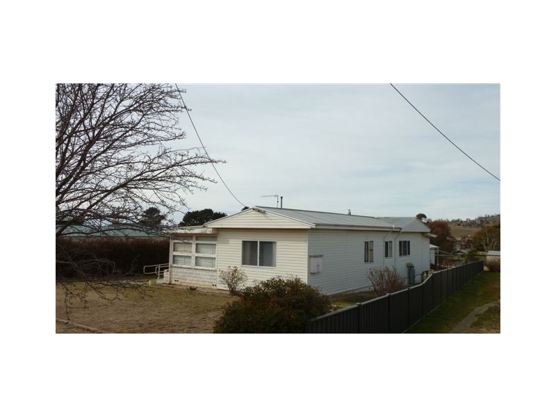 3 Roberson Street, Berridale NSW 2628