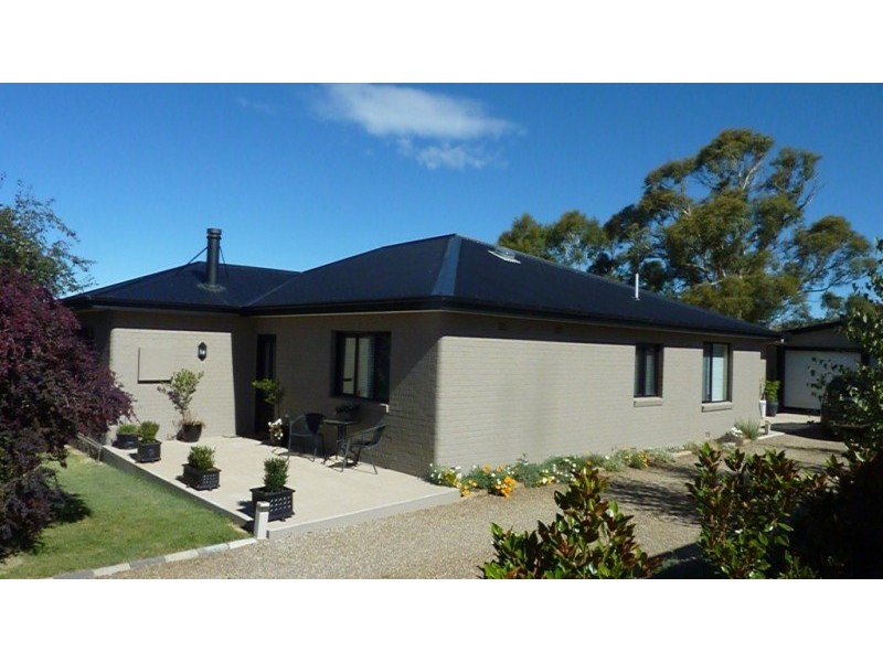 6 Mackay Street, Berridale NSW 2628