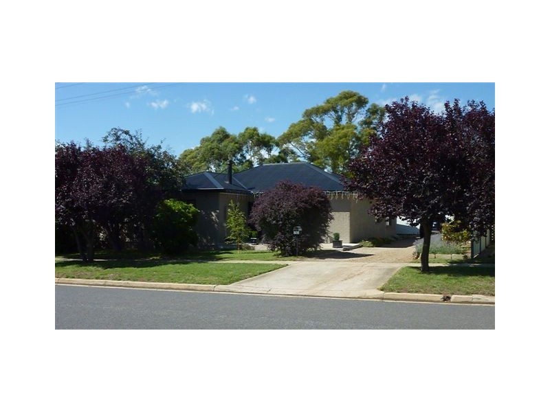6 Mackay Street, Berridale NSW 2628