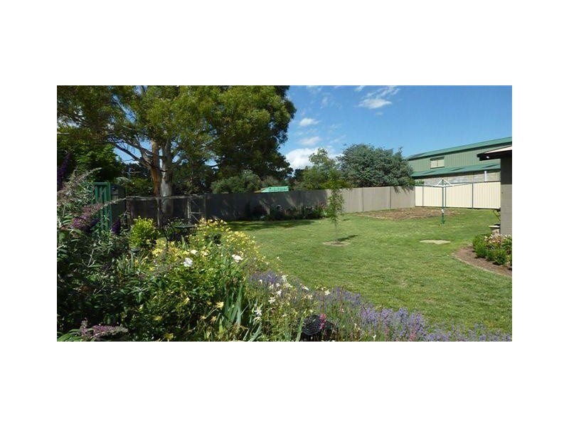 6 Mackay Street, Berridale NSW 2628