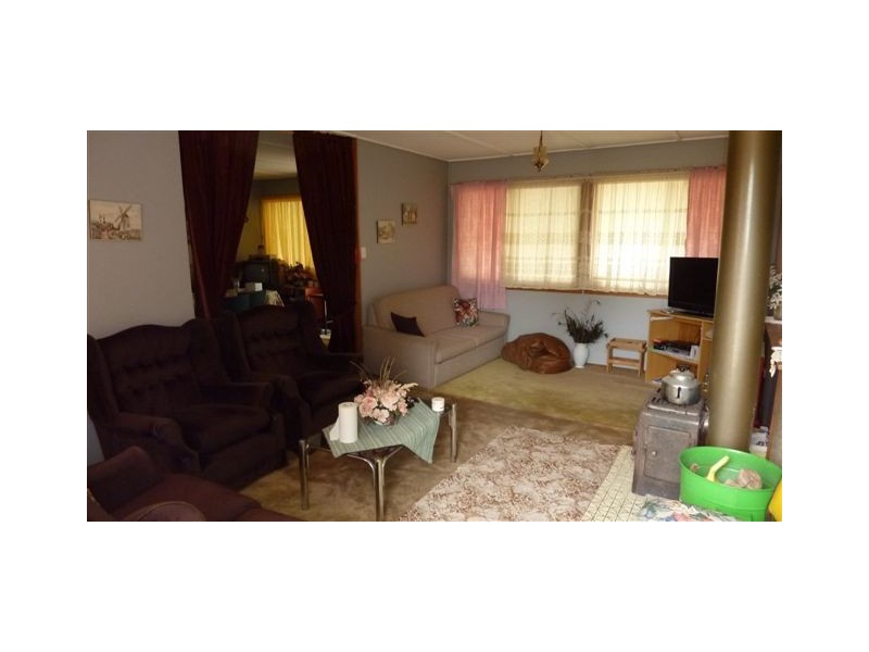 12 Hamilton Street, Dalgety NSW 2628