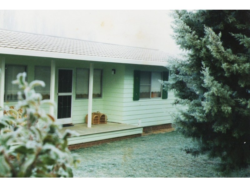 12 Hamilton Street, Dalgety NSW 2628