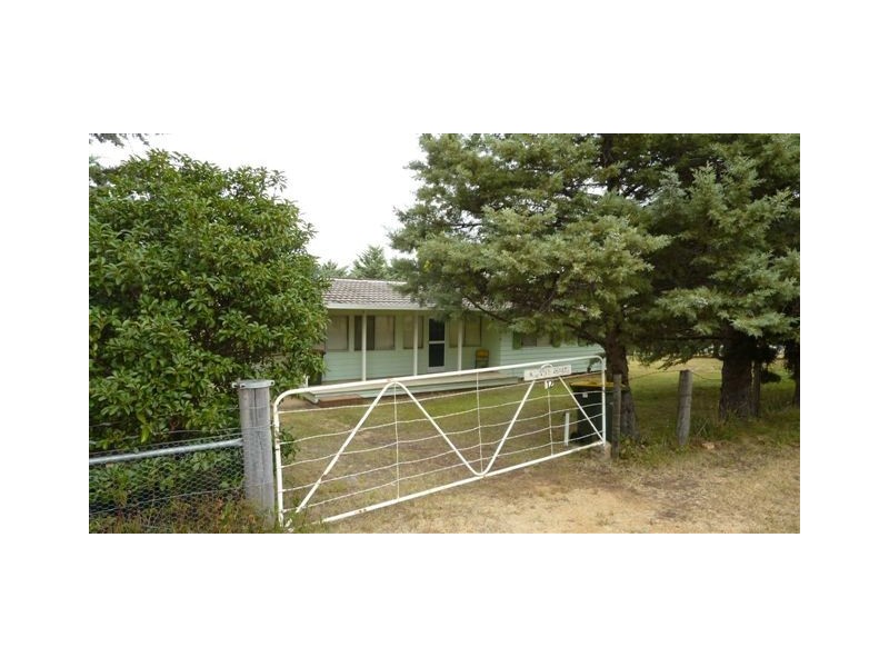 12 Hamilton Street, Dalgety NSW 2628