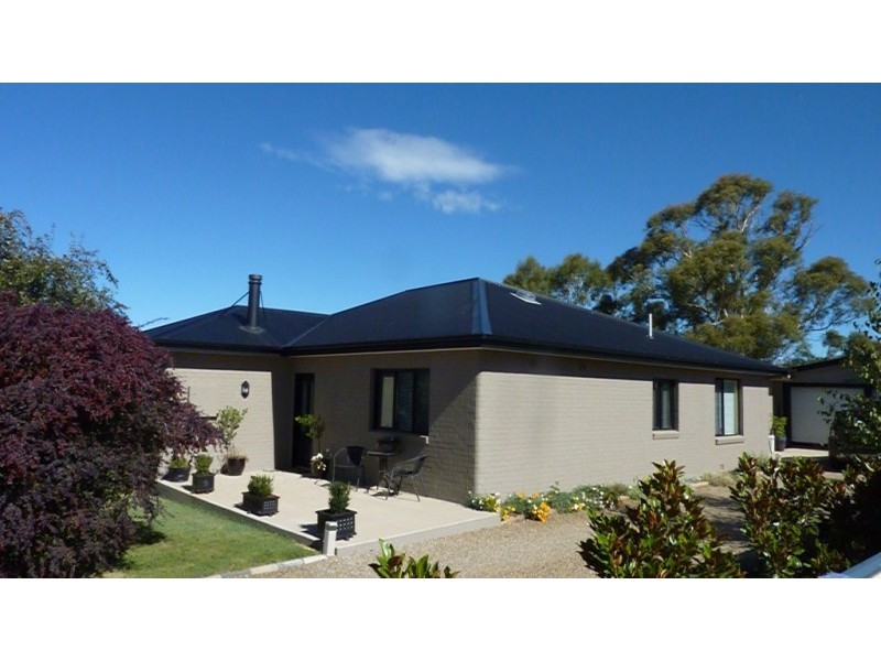 6 Mackay Street, Berridale NSW 2628