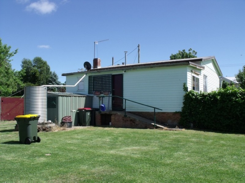 16 Druitt Street, Adaminaby NSW 2629