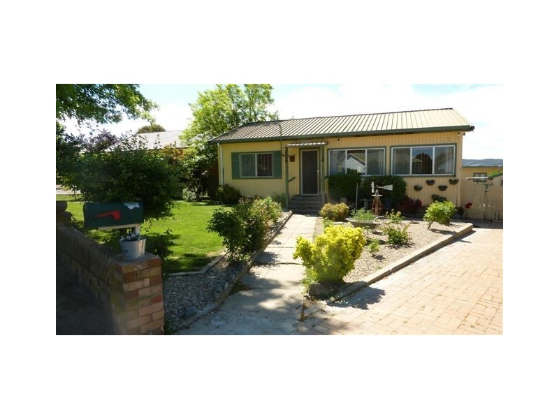 7 Pryce Street, Berridale NSW 2628